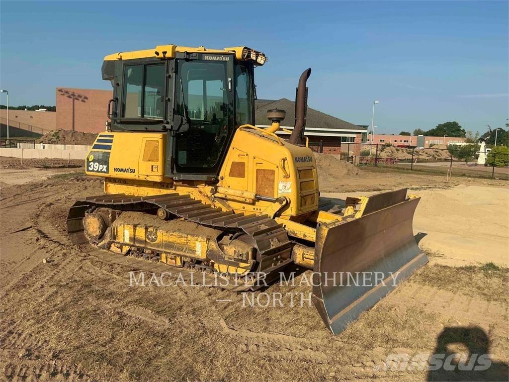 Komatsu D39PX-23 크롤러 도저