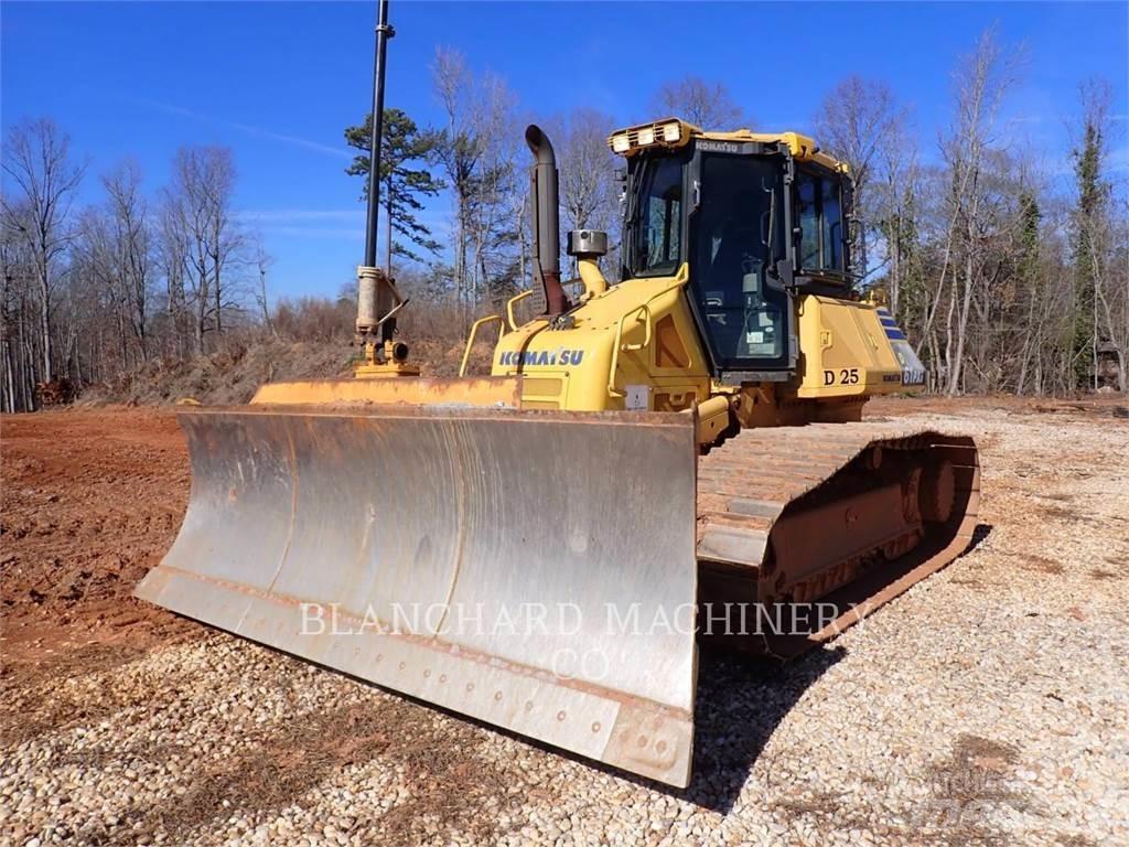 Komatsu D61PX-23 크롤러 도저