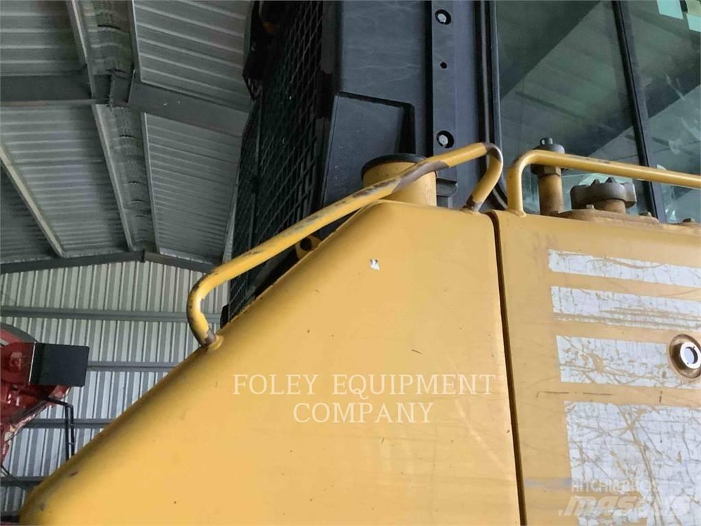 Komatsu D65EX17 크롤러 도저