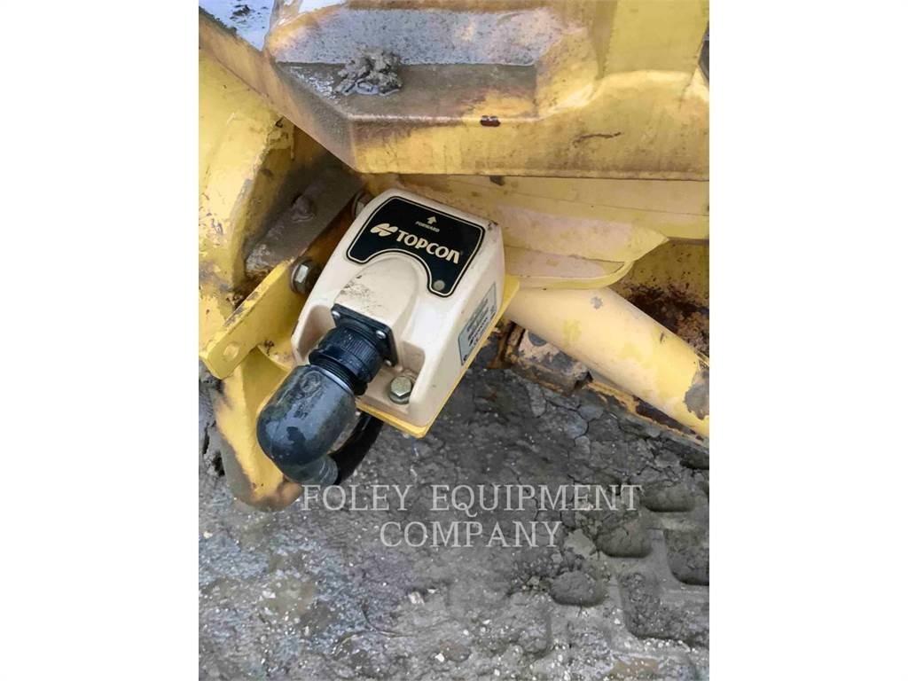 Komatsu GD655 그레이더