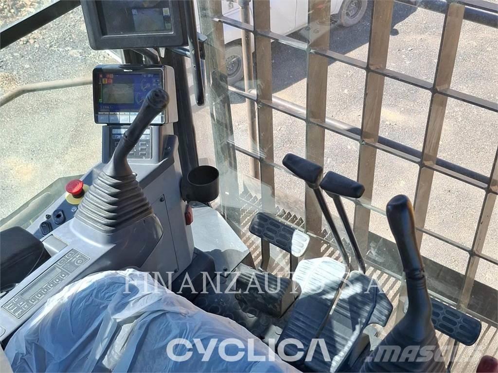 Komatsu PC2000-11 대형 굴삭기 29톤 이상