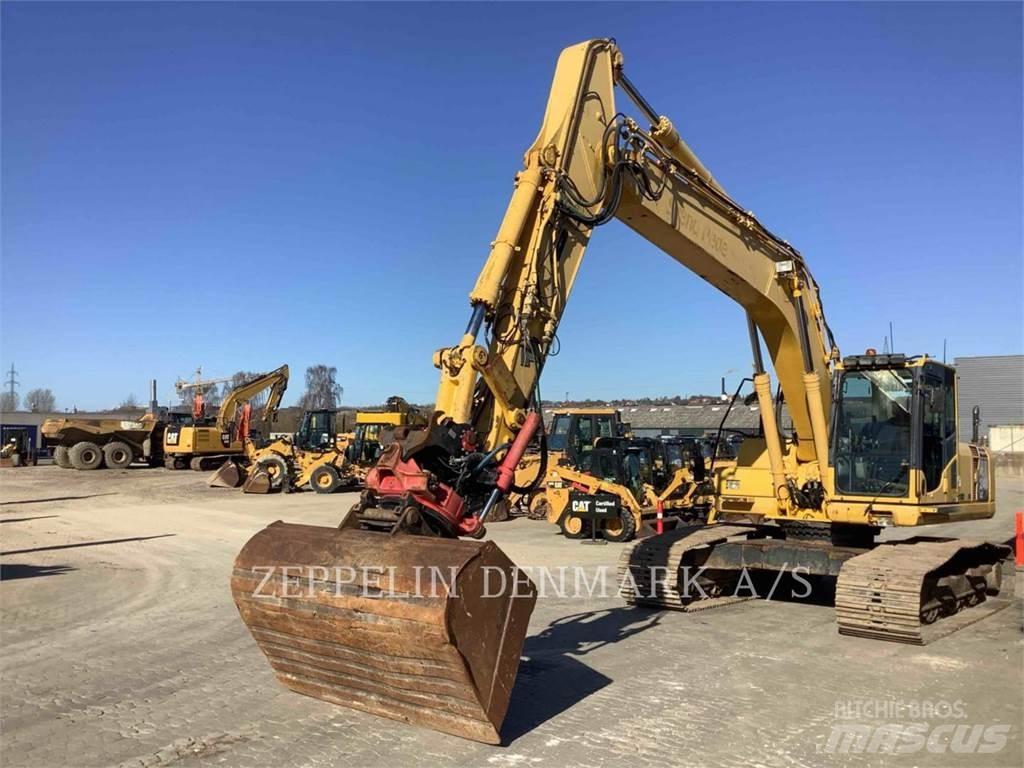 Komatsu PC240 대형 굴삭기 29톤 이상