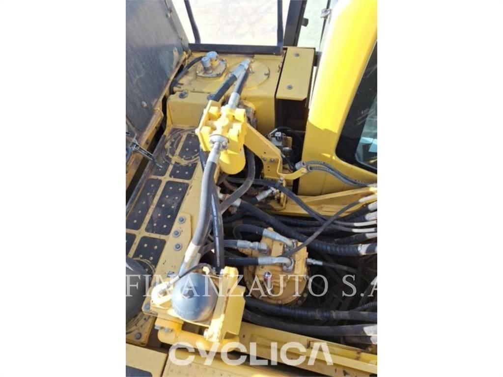 Komatsu PC490 대형 굴삭기 29톤 이상