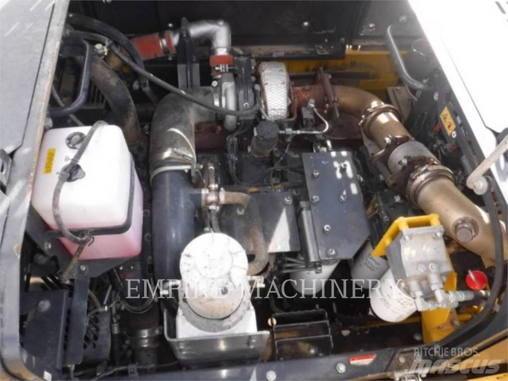 Komatsu PC490LC-10 대형 굴삭기 29톤 이상