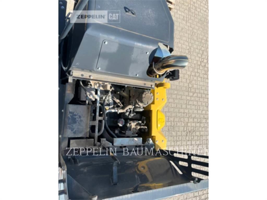 Komatsu PW148-11  휠 굴삭기