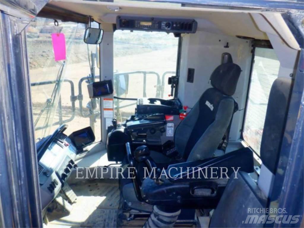Komatsu WA900-8  휠로우더