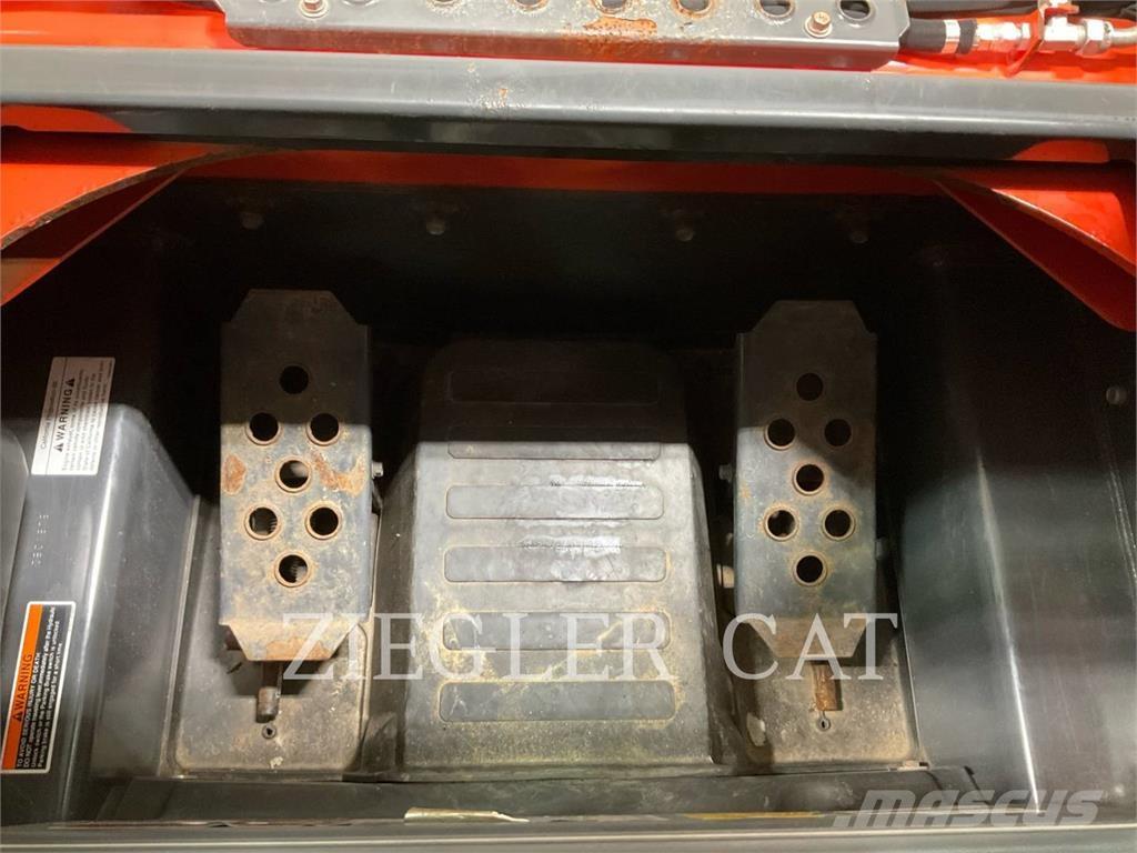 Kubota SSV75  스키드로더