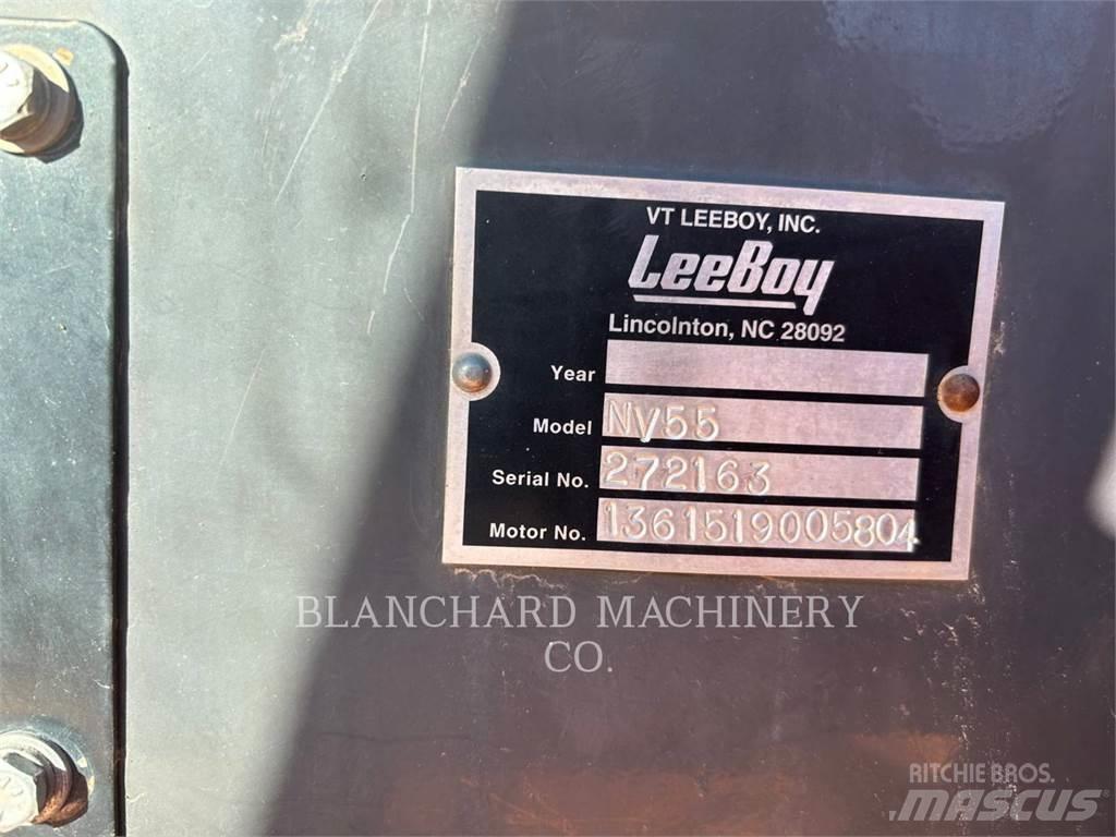 LeeBoy NV55 BROOM 도로 청소차