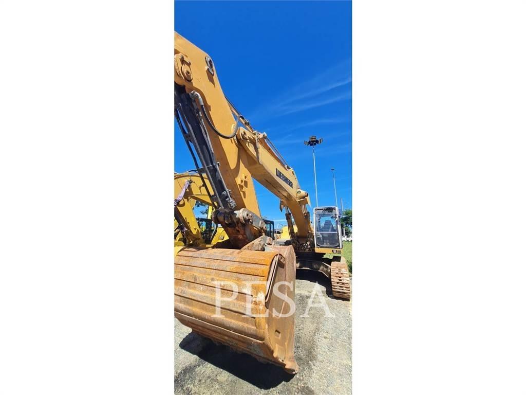 Liebherr 944 대형 굴삭기 29톤 이상