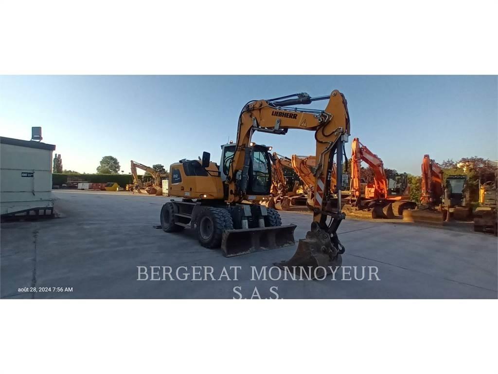 Liebherr A912  휠 굴삭기