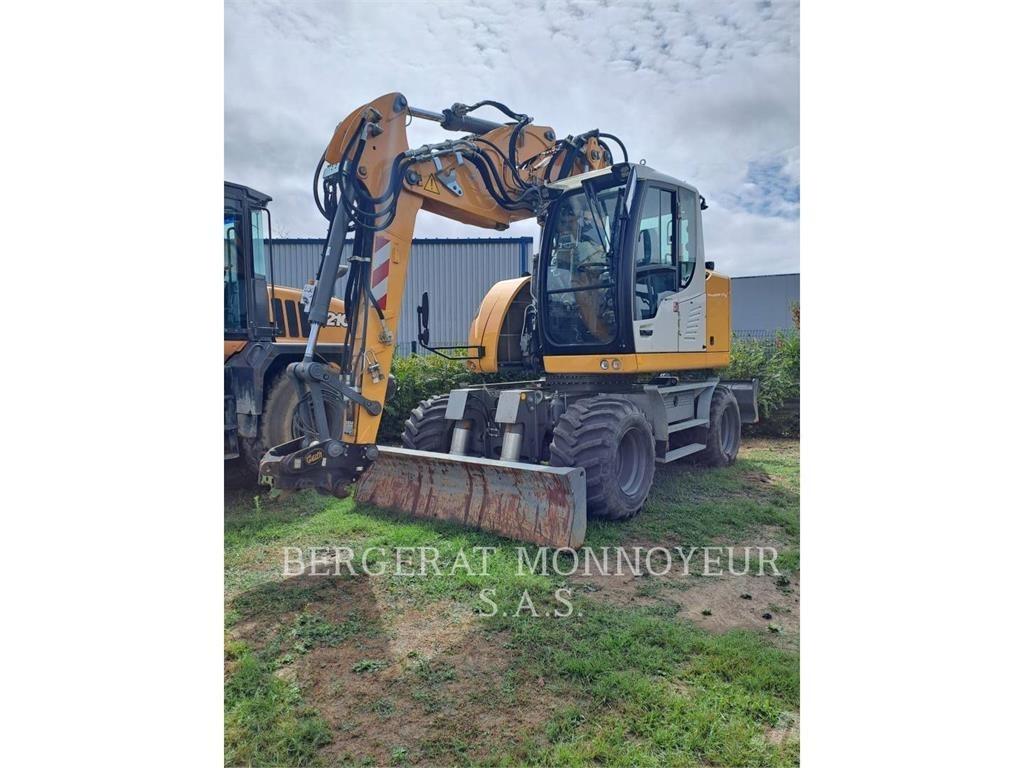 Liebherr A913  휠 굴삭기