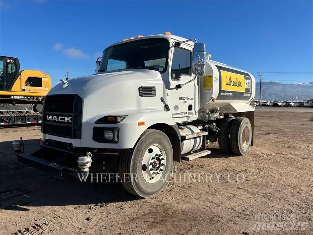Mack WT2000 A 탱커 트럭