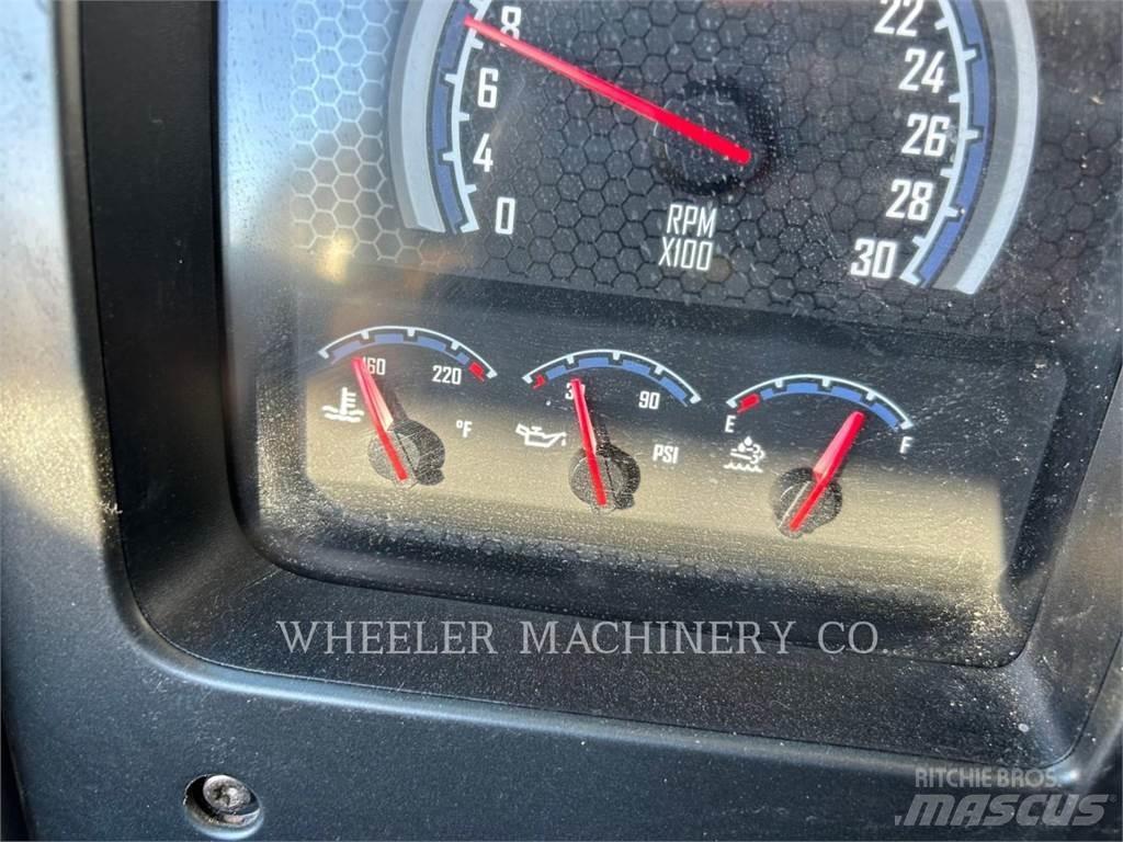 Mack WT2000 A 탱커 트럭
