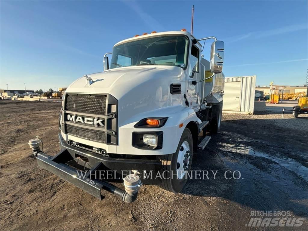 Mack WT2000 A 탱커 트럭