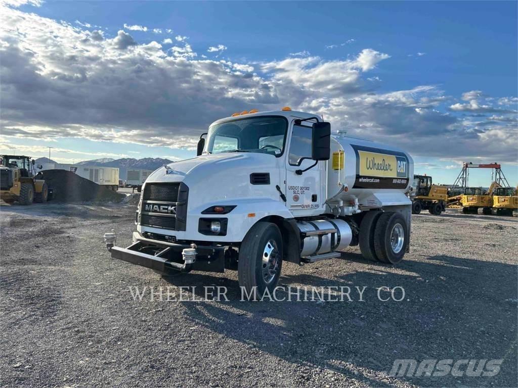 Mack WT2000 A 탱커 트럭