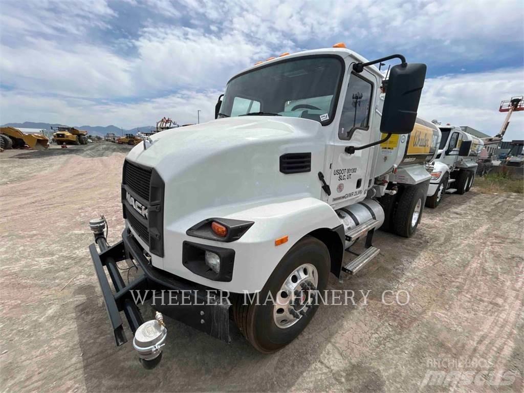 Mack WT2000 A 탱커 트럭