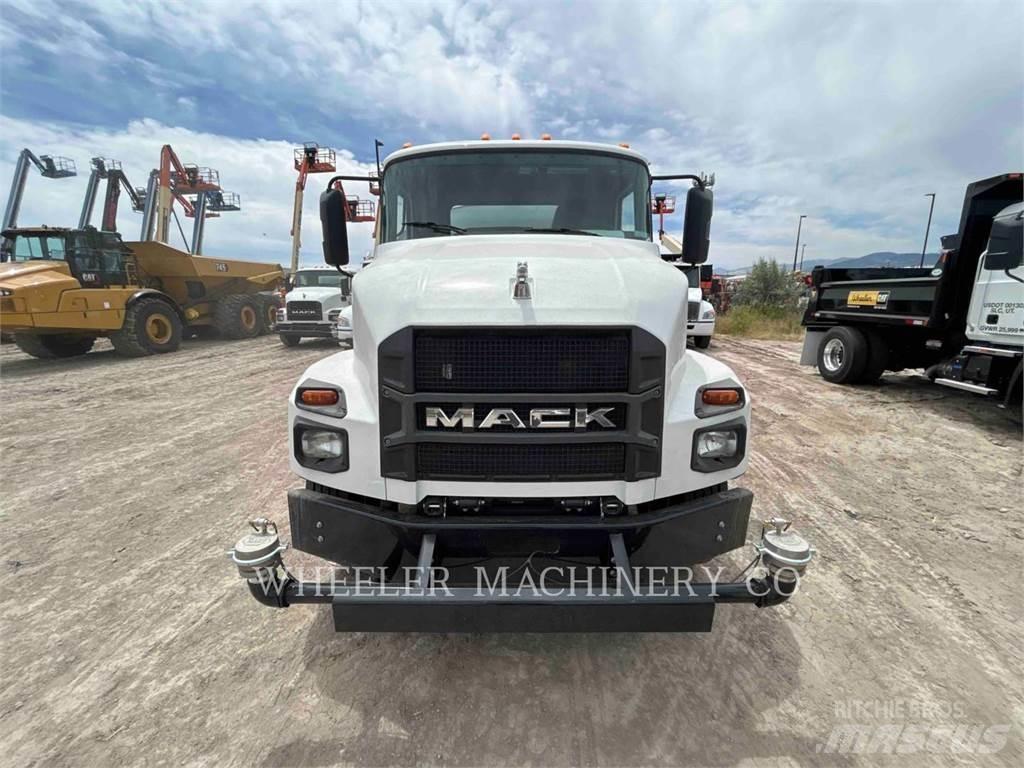 Mack WT2000 A 탱커 트럭