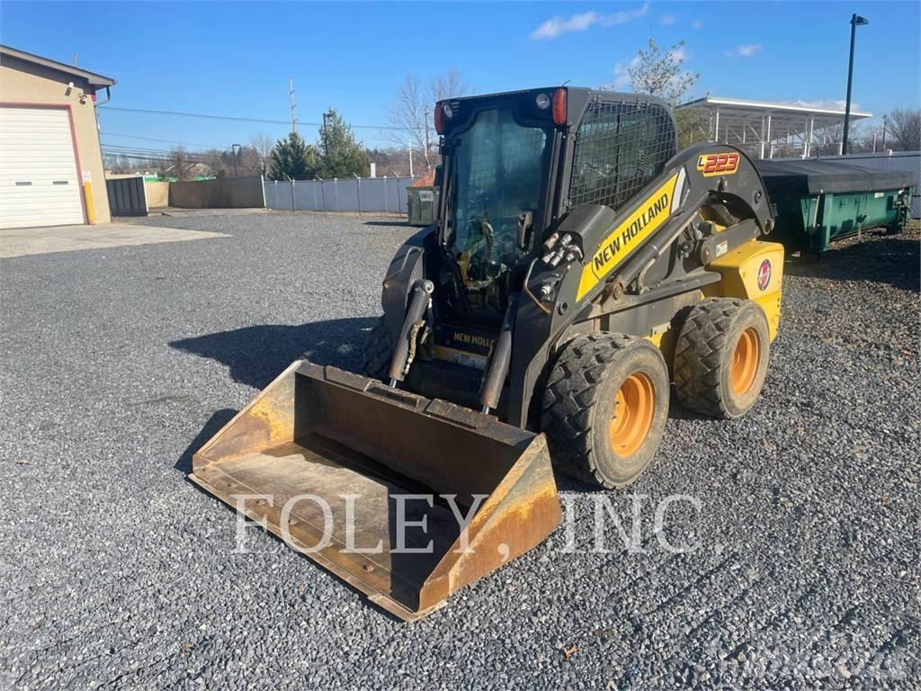 New Holland L223  스키드로더