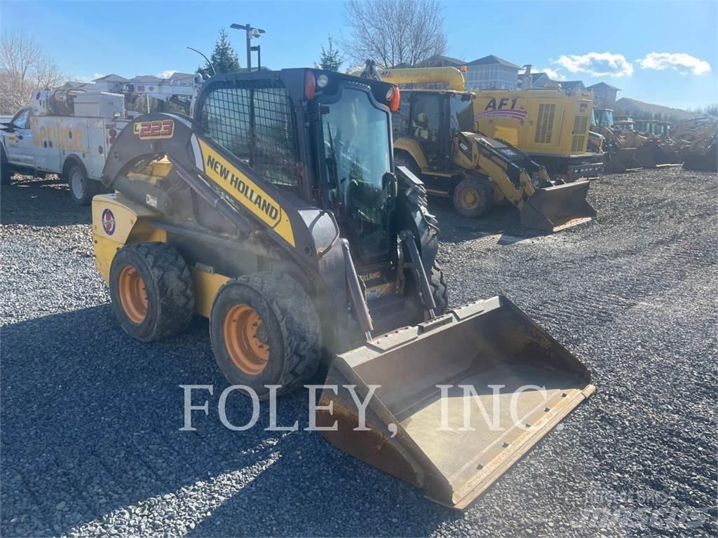 New Holland L223  스키드로더