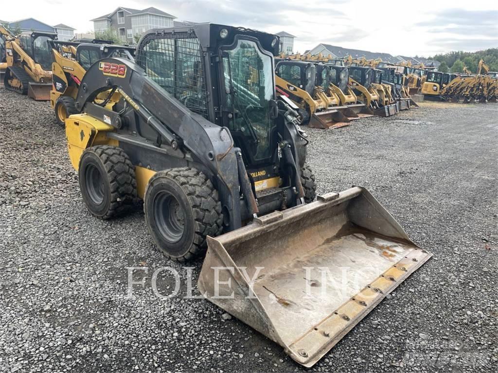 New Holland L228  스키드로더