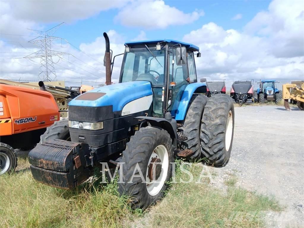 New Holland T7030 트랙터