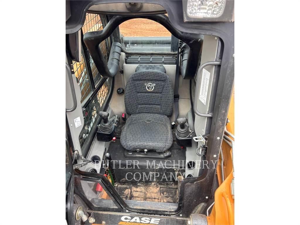 New Holland TV370B 궤도식 로우더