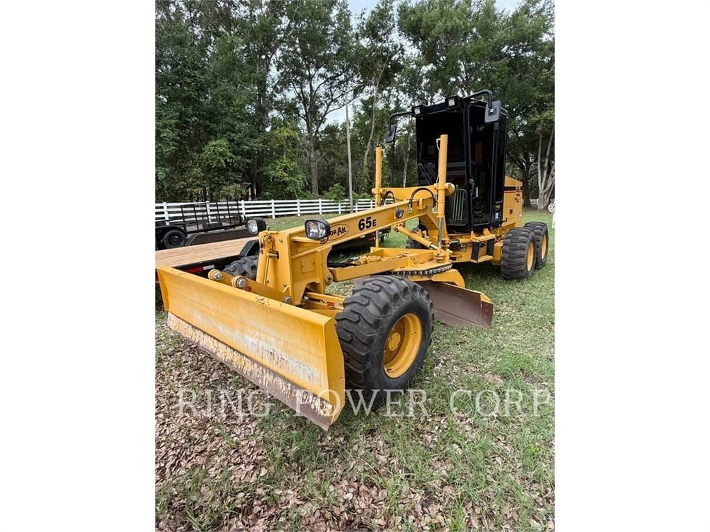 Noram 65E CAB 그레이더