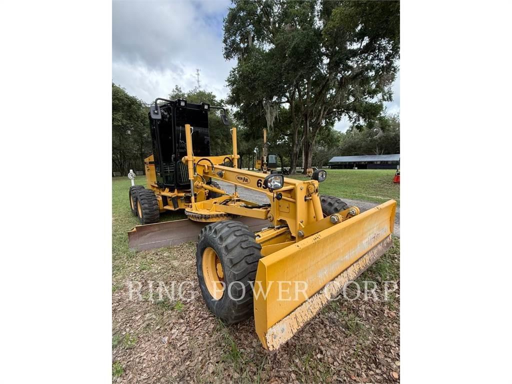 Noram 65E CAB 그레이더