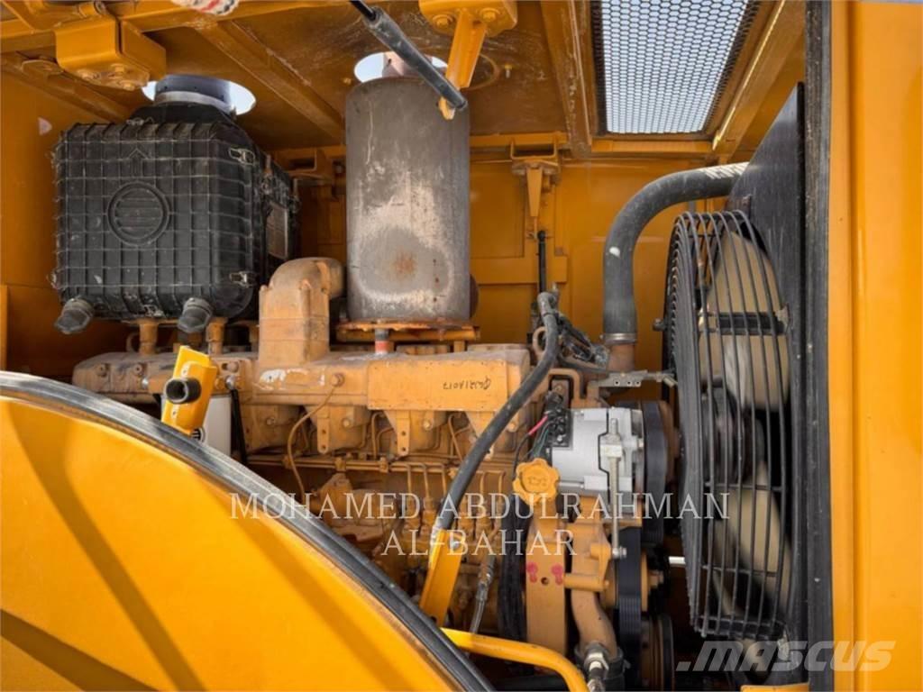 SEM MACHINERY SEM660D  휠로우더