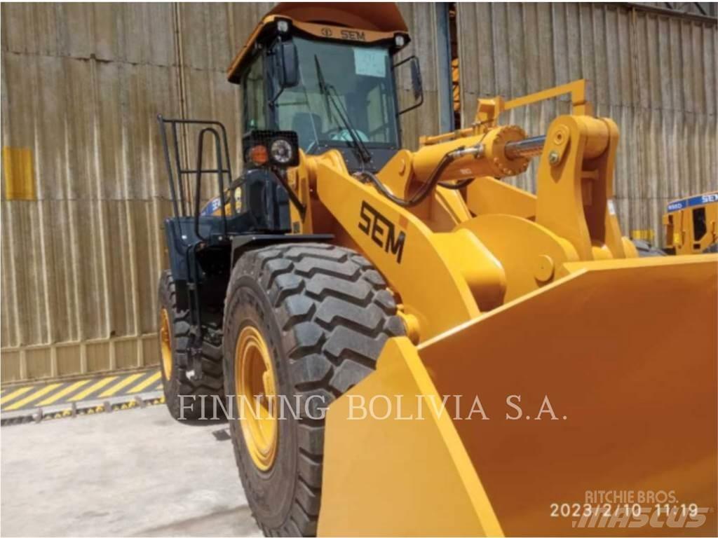 SEM MACHINERY SEM668D  휠로우더