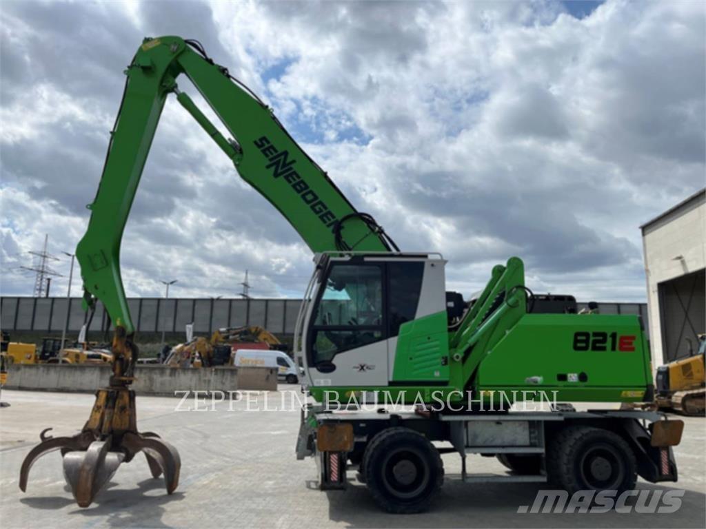 Sennebogen 821E 파쇄용 굴삭기