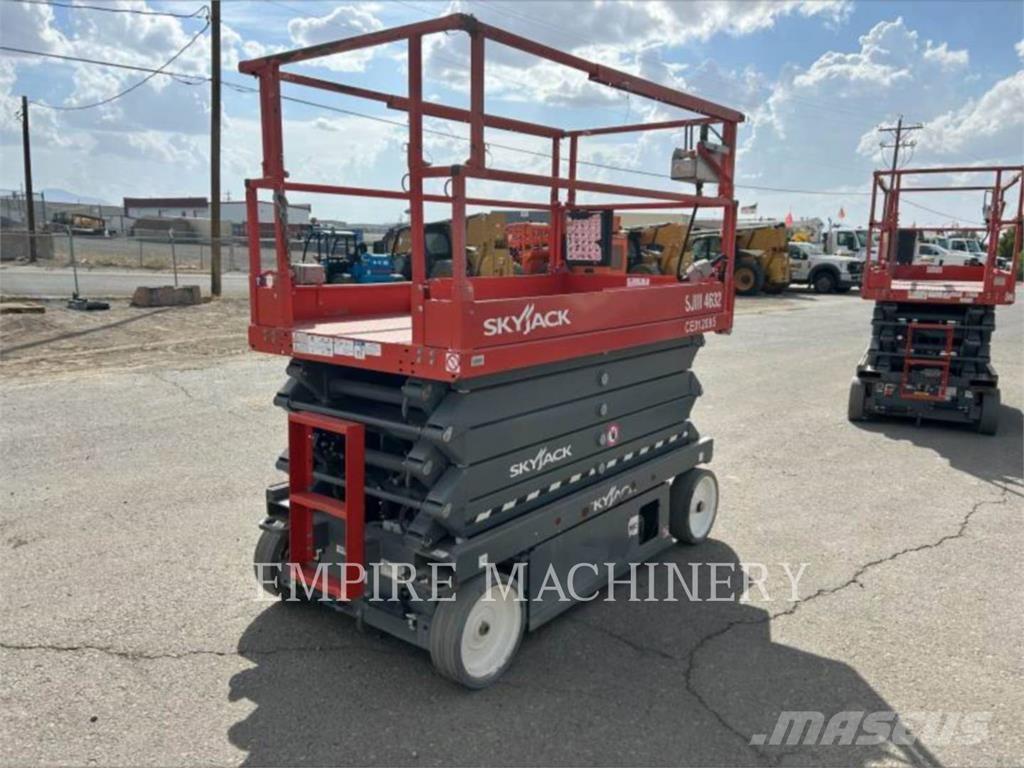 Skyjack 4632 관절형 전동이동 리프트