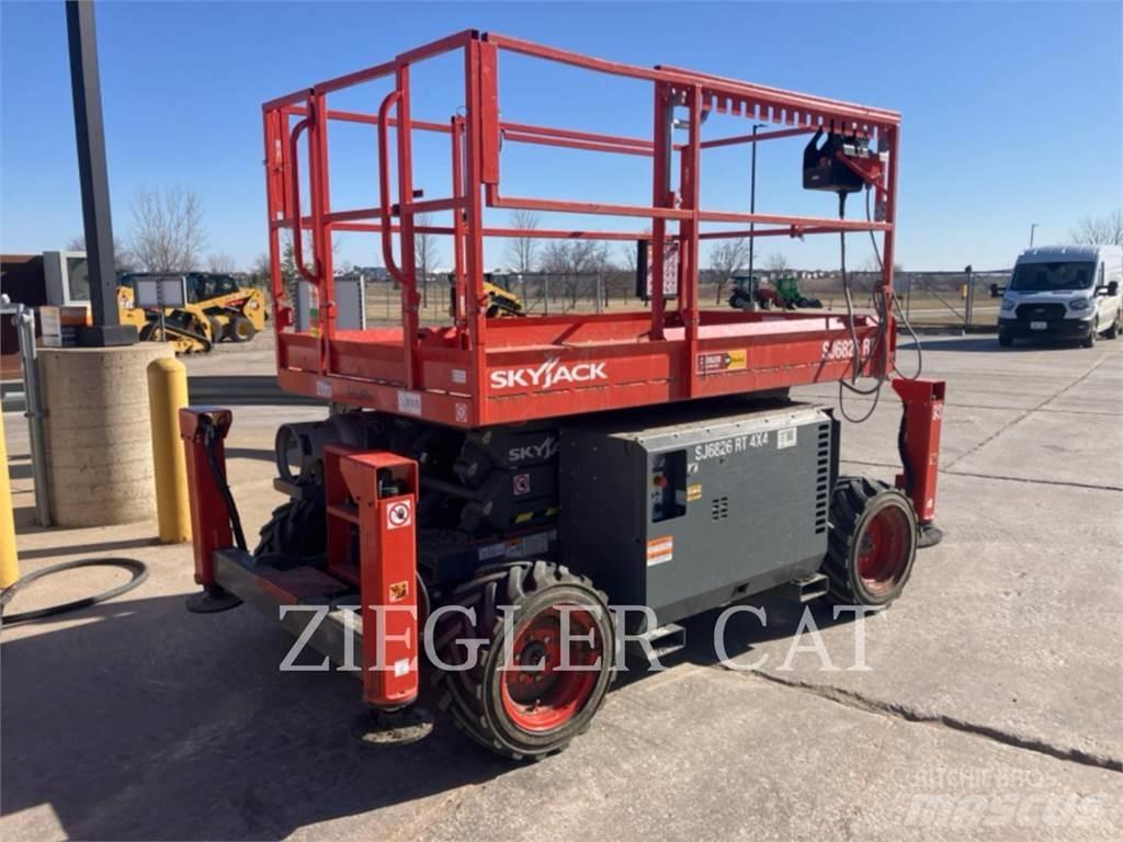 Skyjack SJ6826RT 가위형 리프트