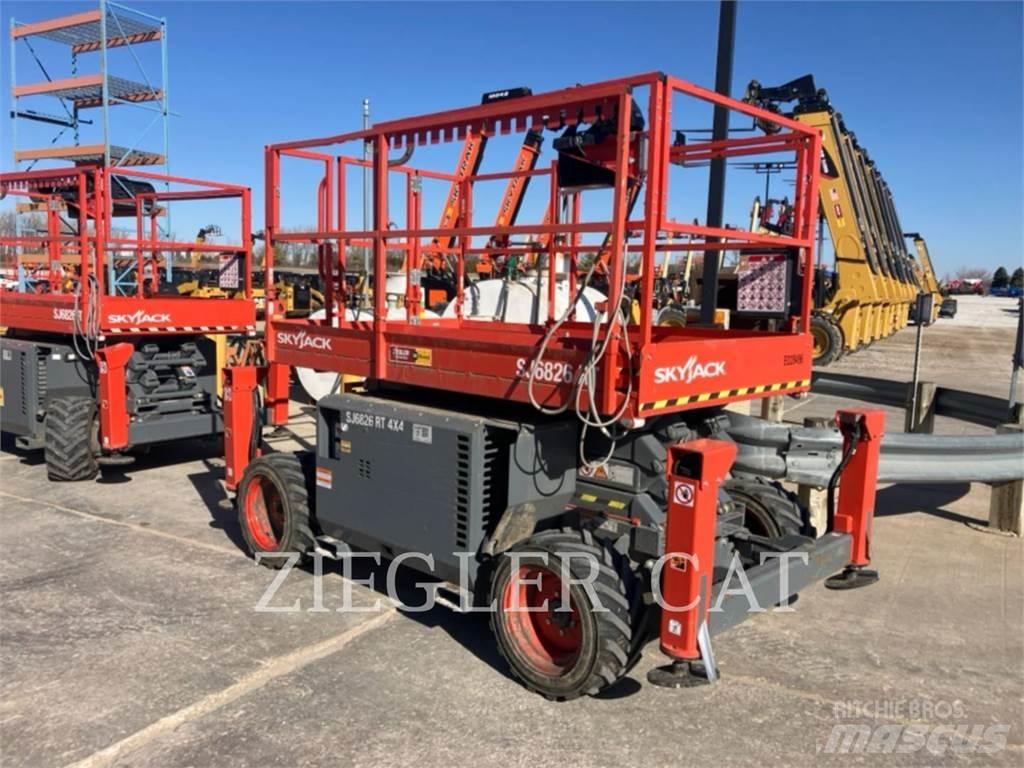 Skyjack SJ6826RT 가위형 리프트
