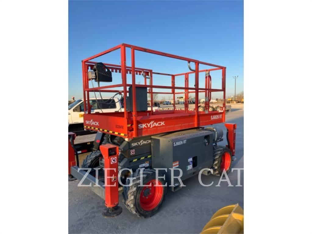 Skyjack SJ6826RT 가위형 리프트