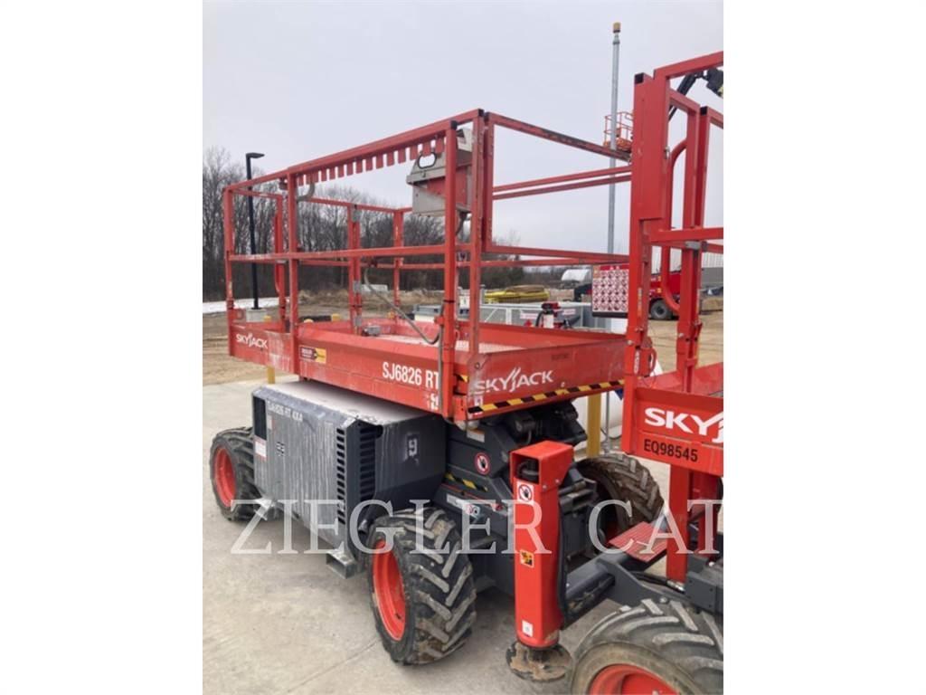Skyjack SJ6826RT 가위형 리프트