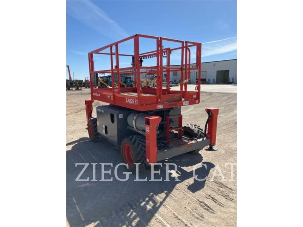Skyjack SJ6826RT 가위형 리프트