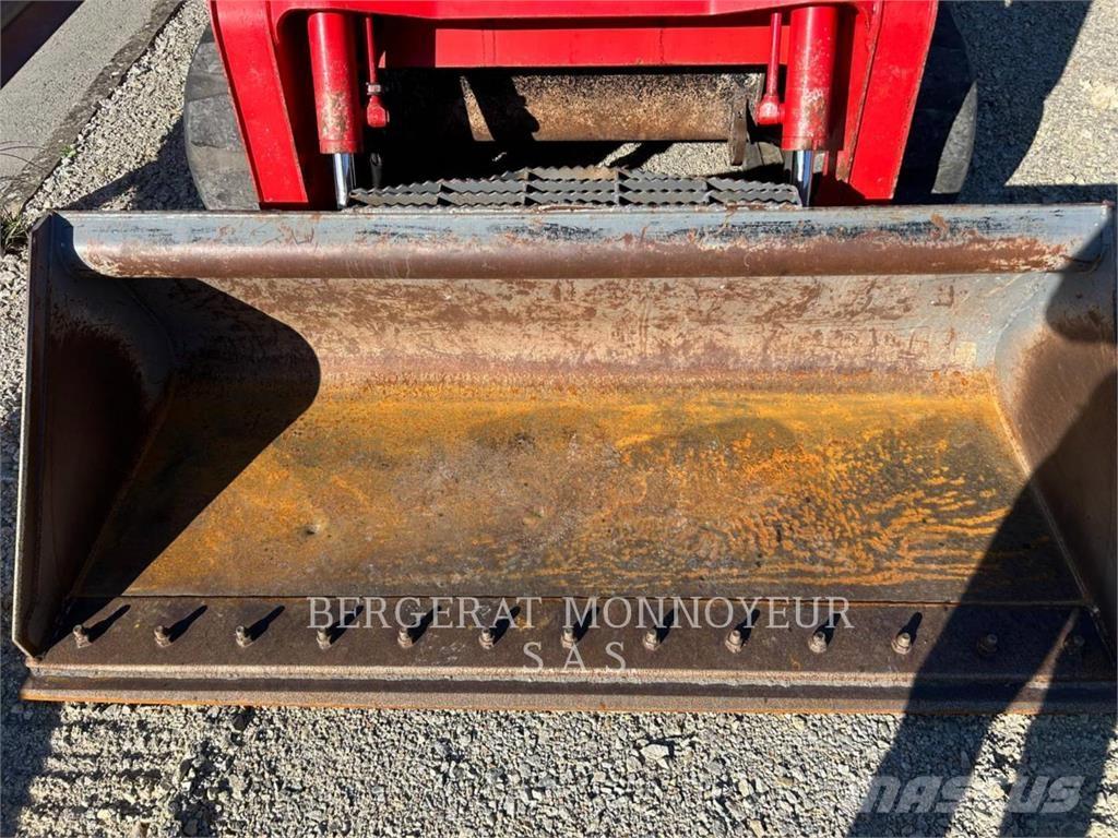 Takeuchi TL12 궤도식 로우더