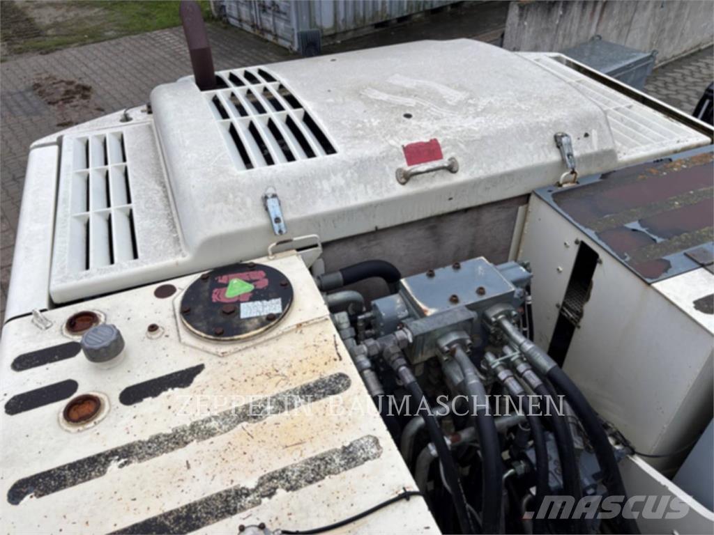 Terex TC225LC 대형 굴삭기 29톤 이상