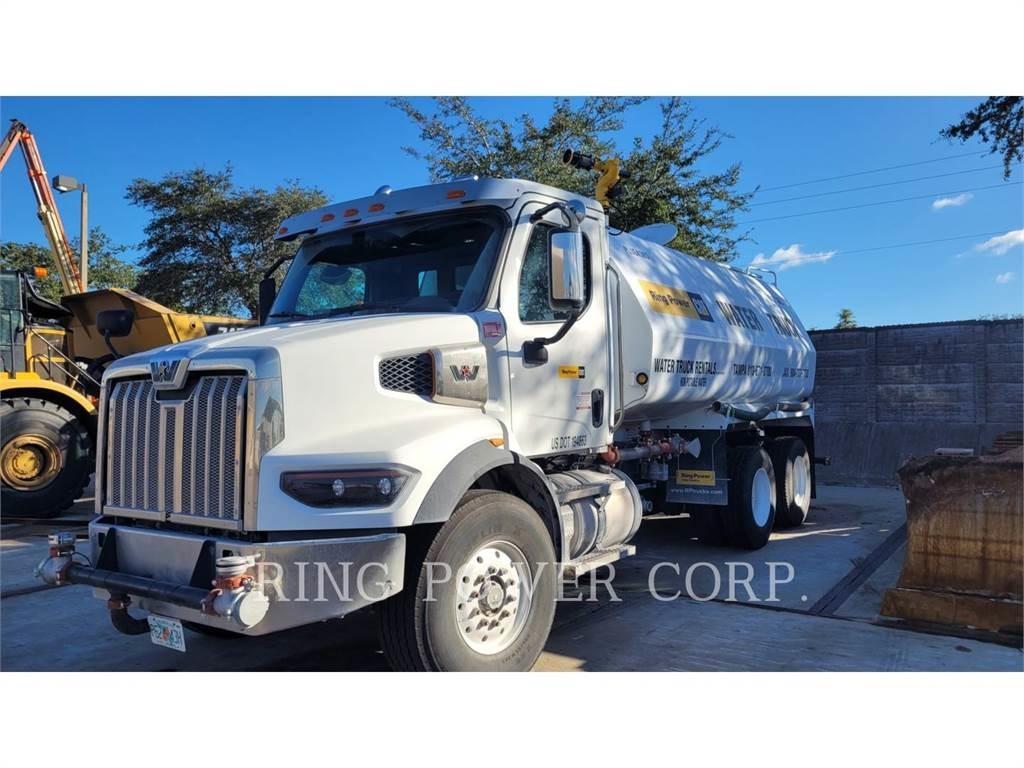 United WT5000 탱커 트럭