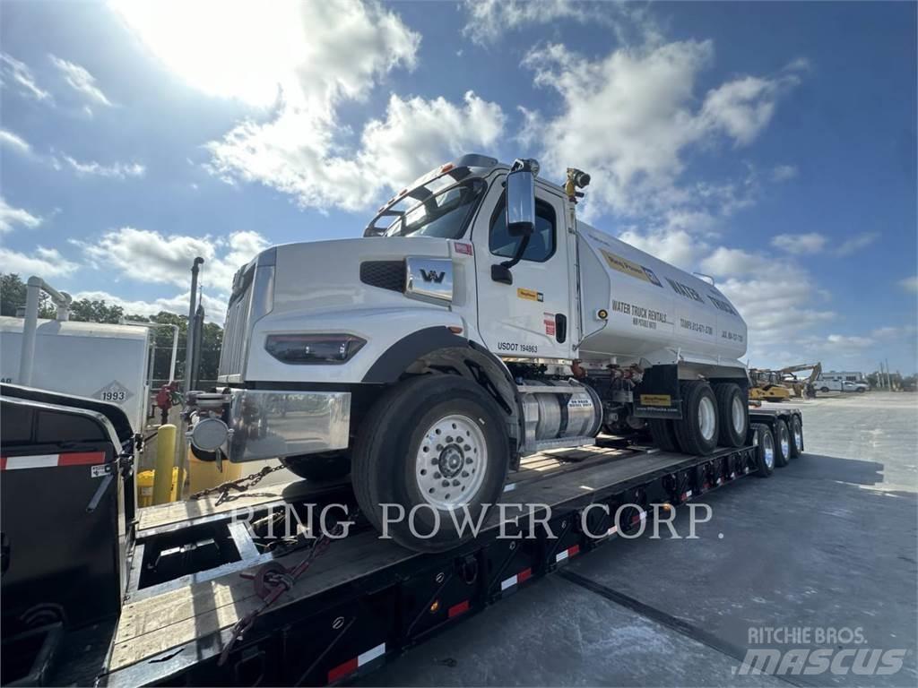 United WT5000 탱커 트럭