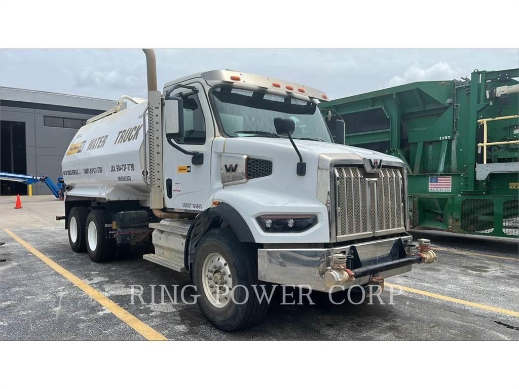United WT5000 탱커 트럭
