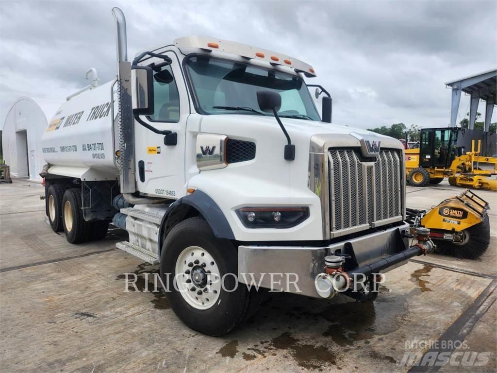 United WT5000 탱커 트럭