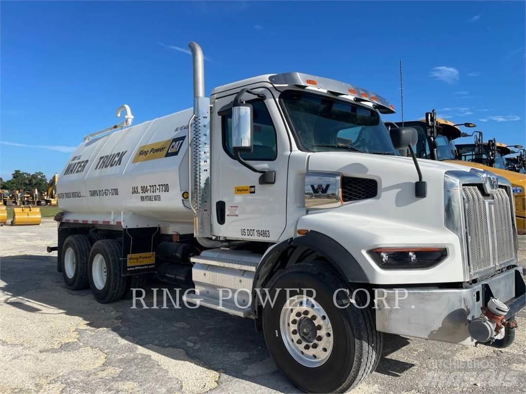 United WT5000 탱커 트럭