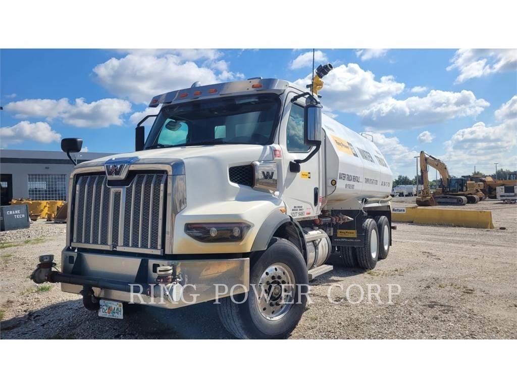 United WT5000 탱커 트럭