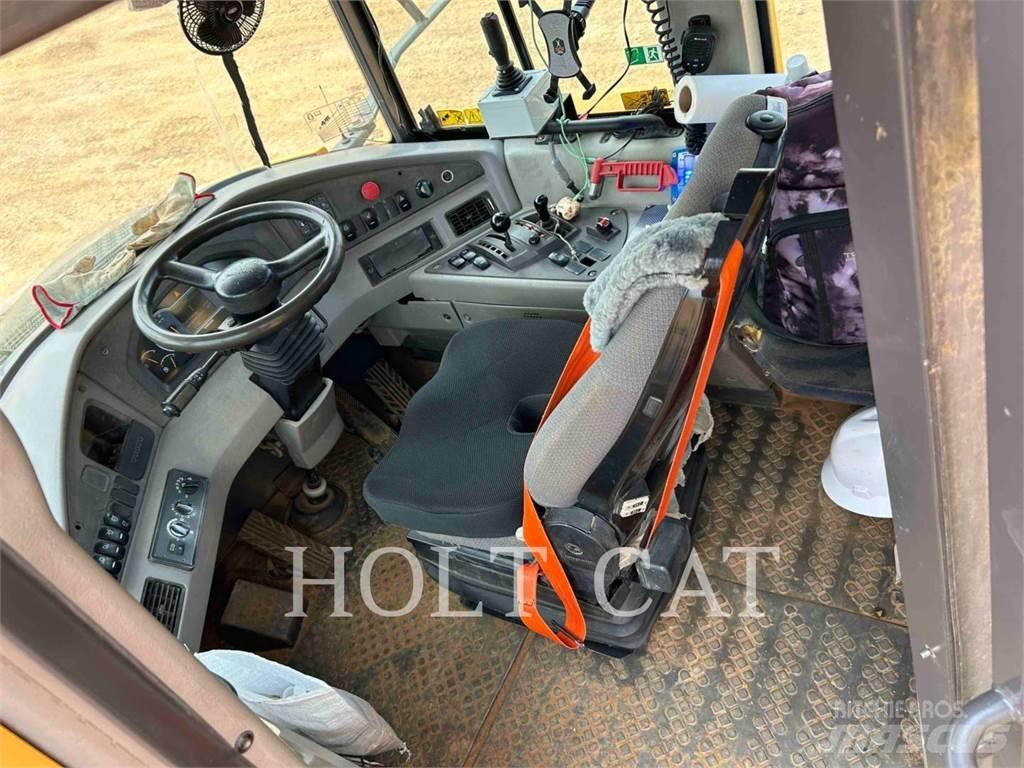 Volvo A45 연결식 홀러