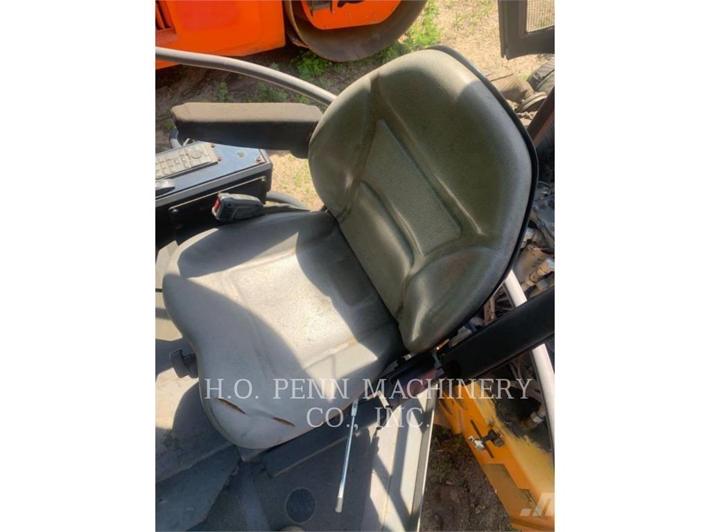 Volvo D110B 토양 다짐기