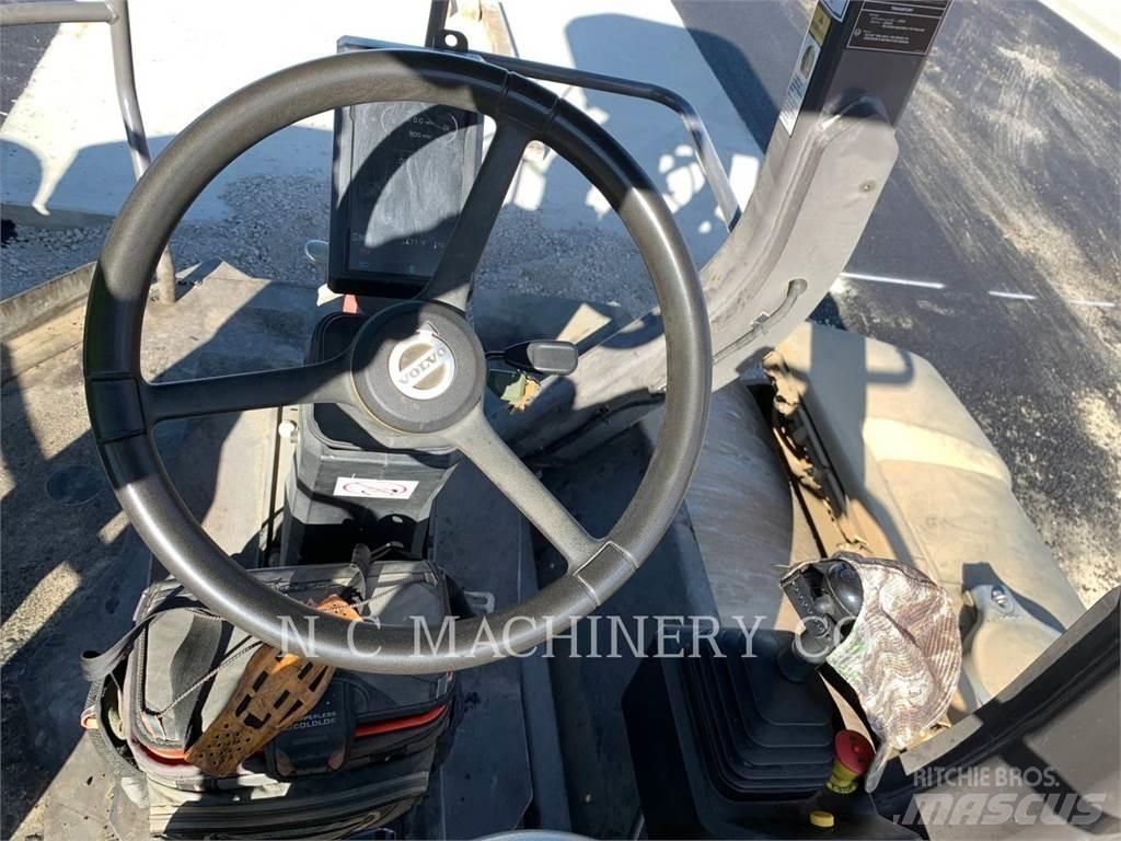 Volvo DD120C 아스팔트 포장장비