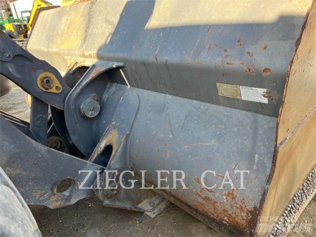 Volvo L220E  휠로우더