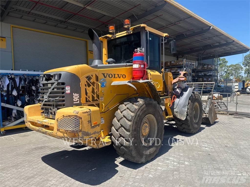 Volvo L90F  휠로우더